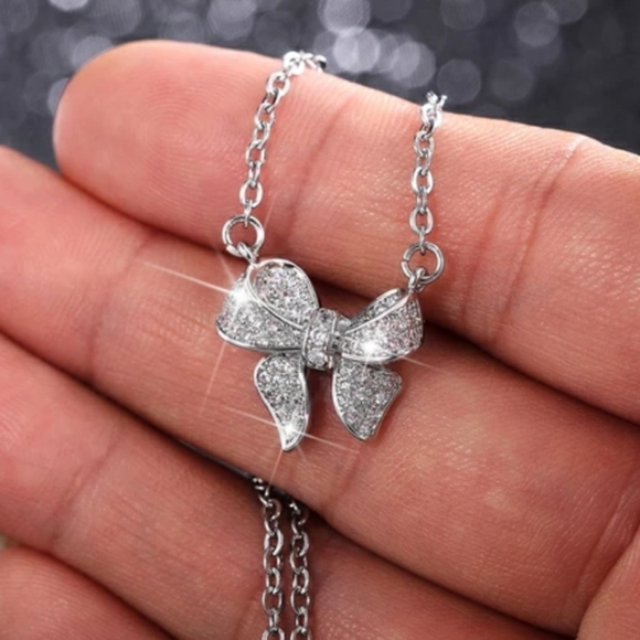 Jewelry - New Silver Bow Pendant Necklace